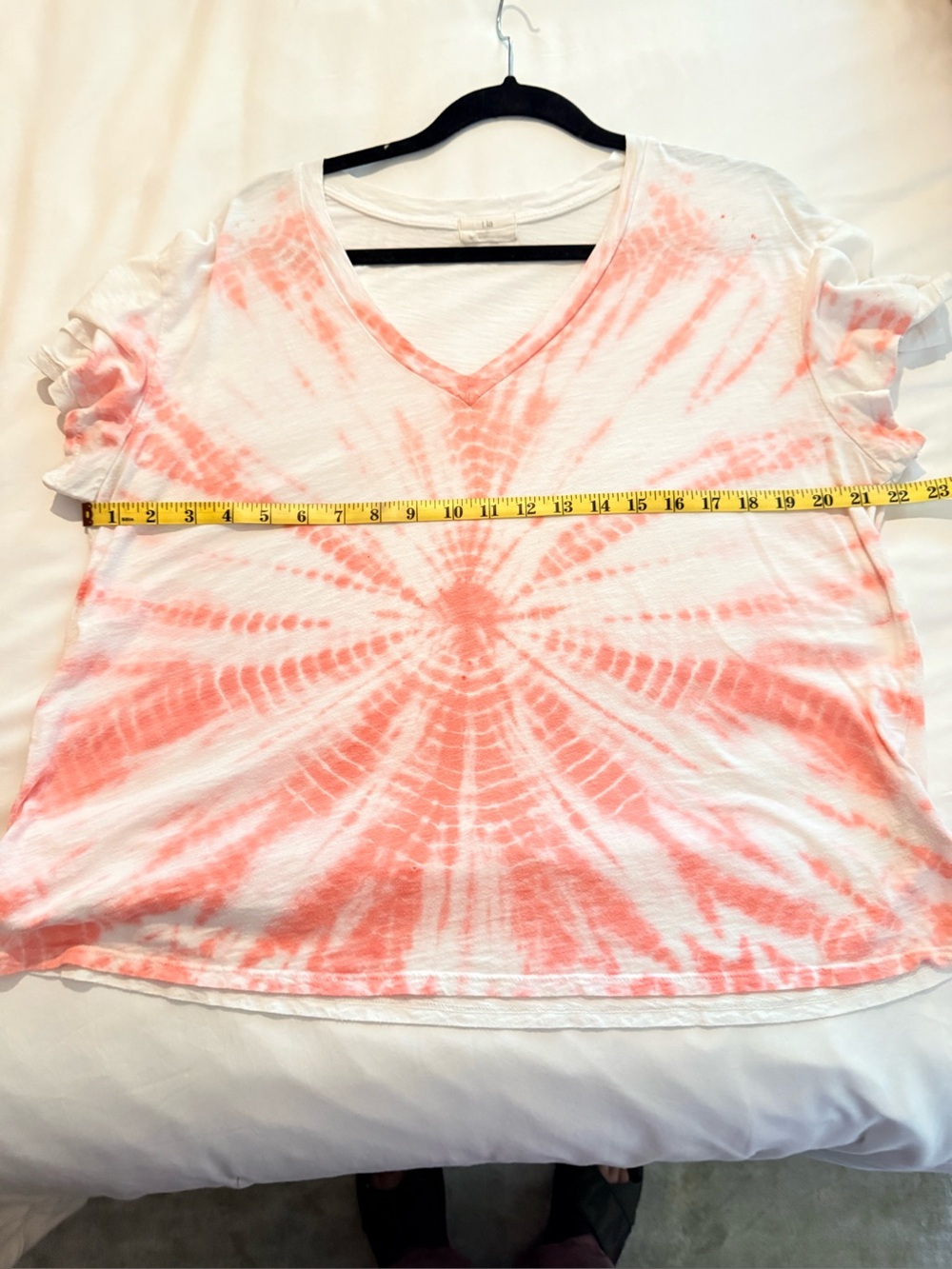 T.la  Women's V-Neck Tie-Dye Tee - White & Coral Size Large - Picture 4 of 4